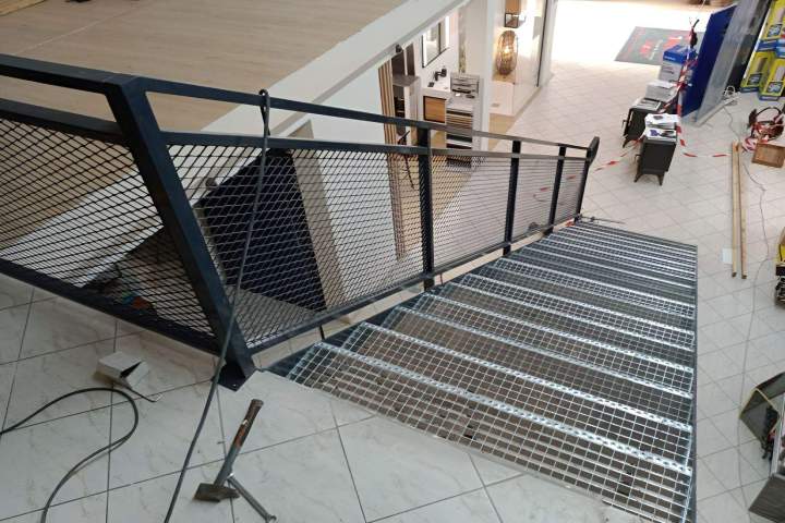 Rampe métallique pour espace professionnel Castres